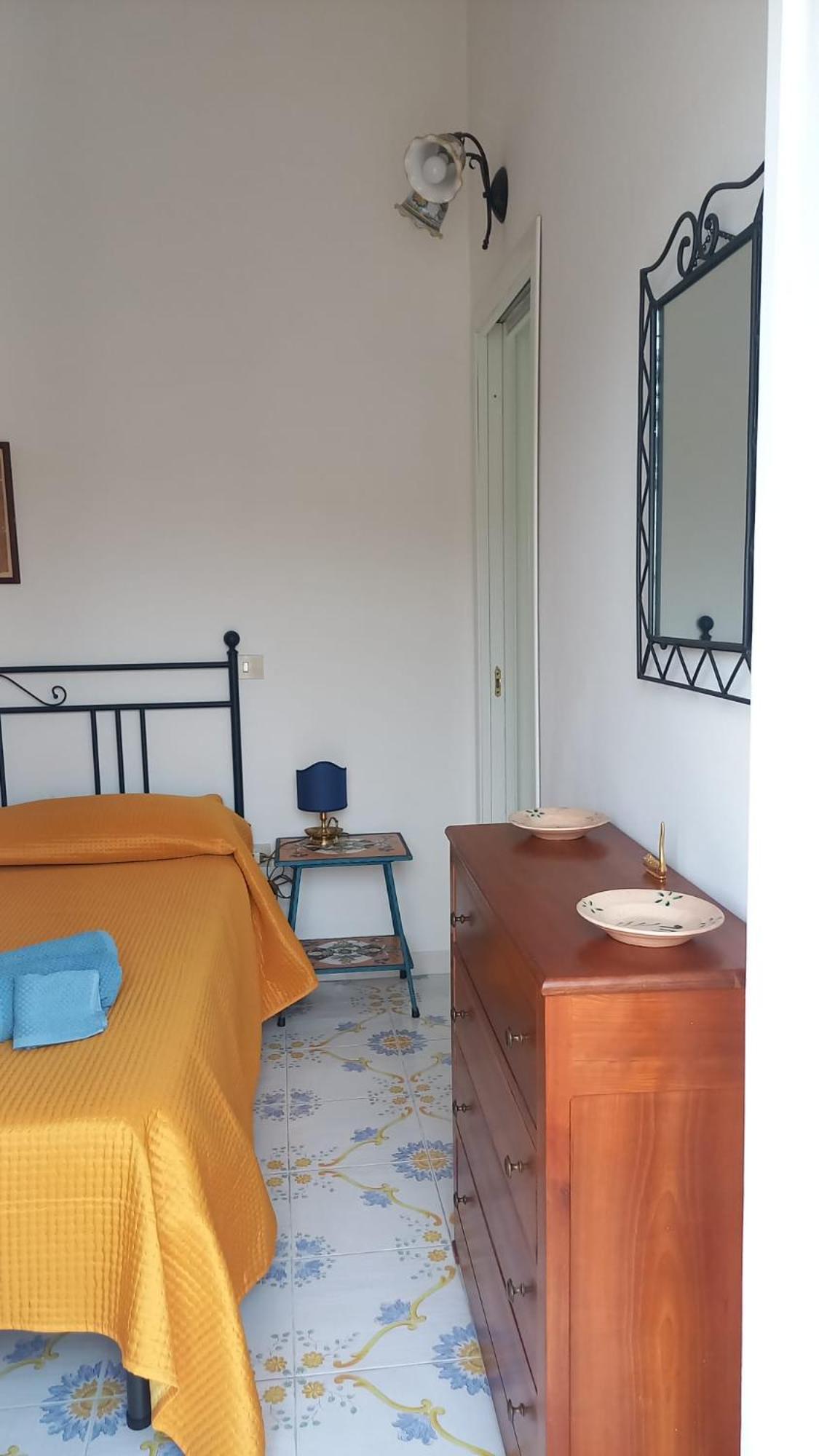 Al Vecchio Castello Bed & Breakfast Тропеа Екстериор снимка