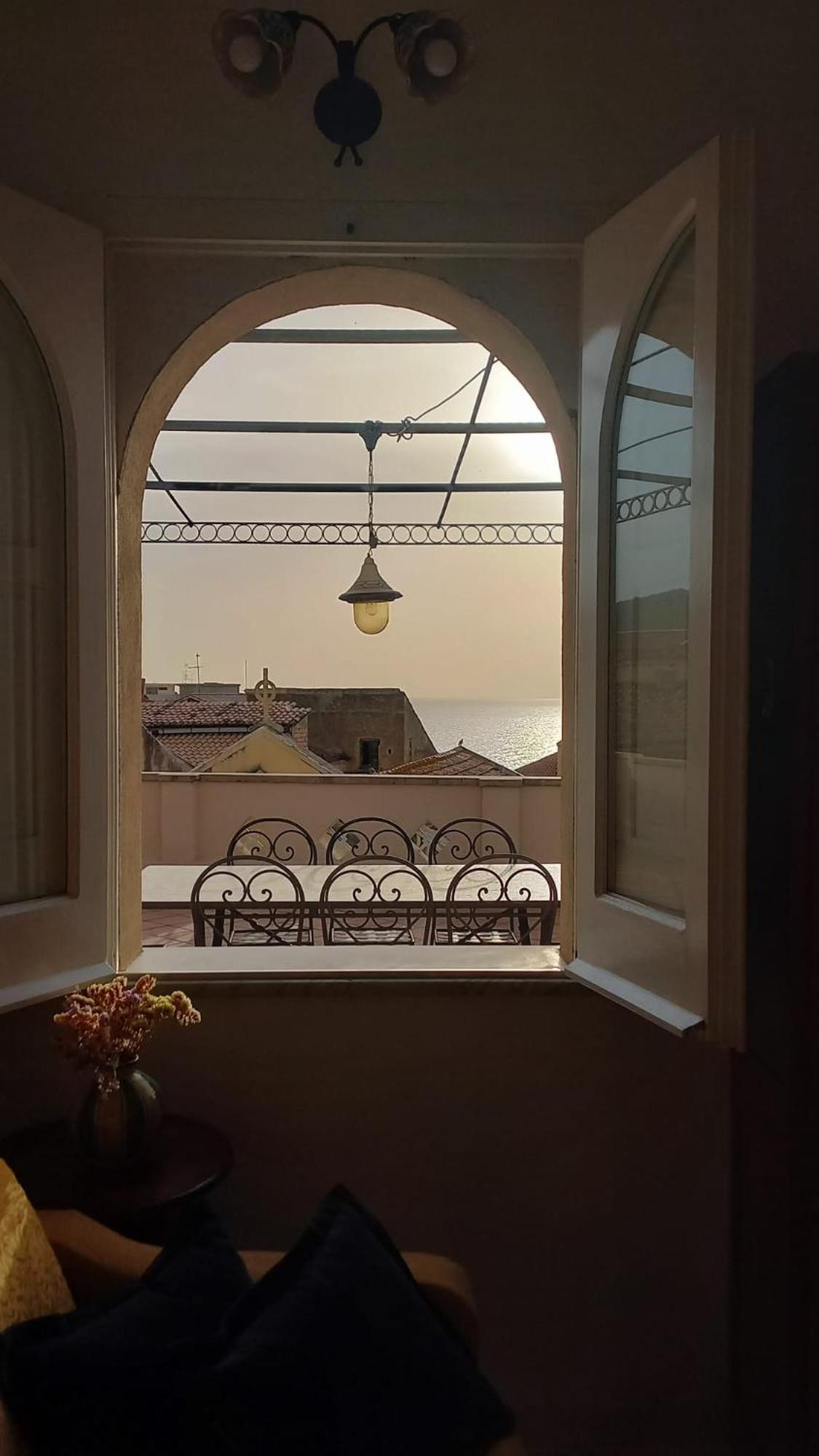 Al Vecchio Castello Bed & Breakfast Тропеа Екстериор снимка