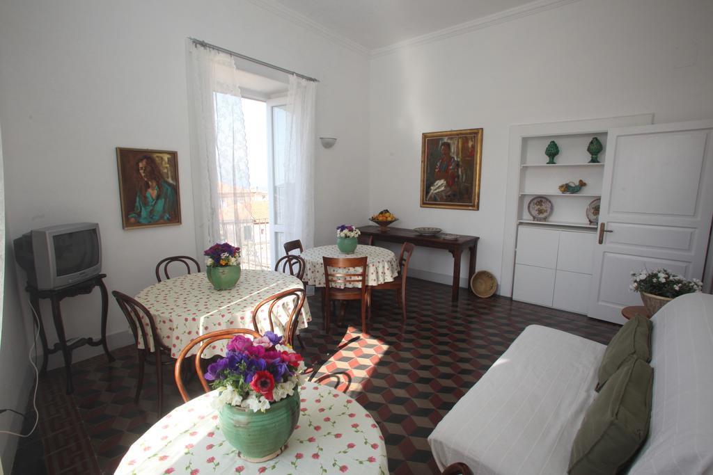Al Vecchio Castello Bed & Breakfast Тропеа Екстериор снимка