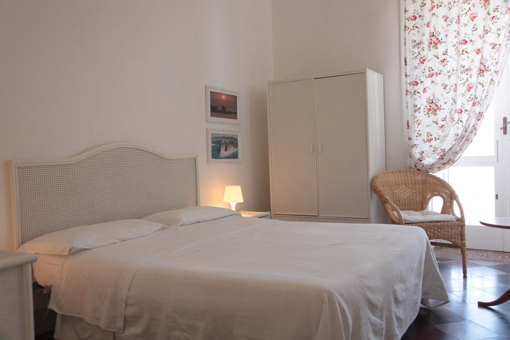 Al Vecchio Castello Bed & Breakfast Тропеа Екстериор снимка