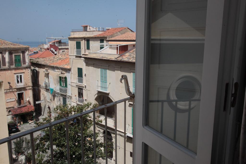 Al Vecchio Castello Bed & Breakfast Тропеа Екстериор снимка