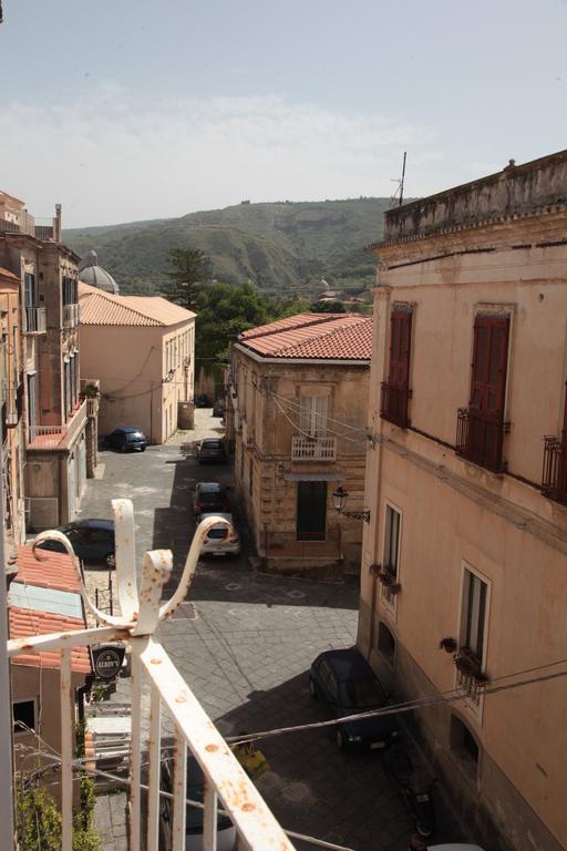 Al Vecchio Castello Bed & Breakfast Тропеа Екстериор снимка